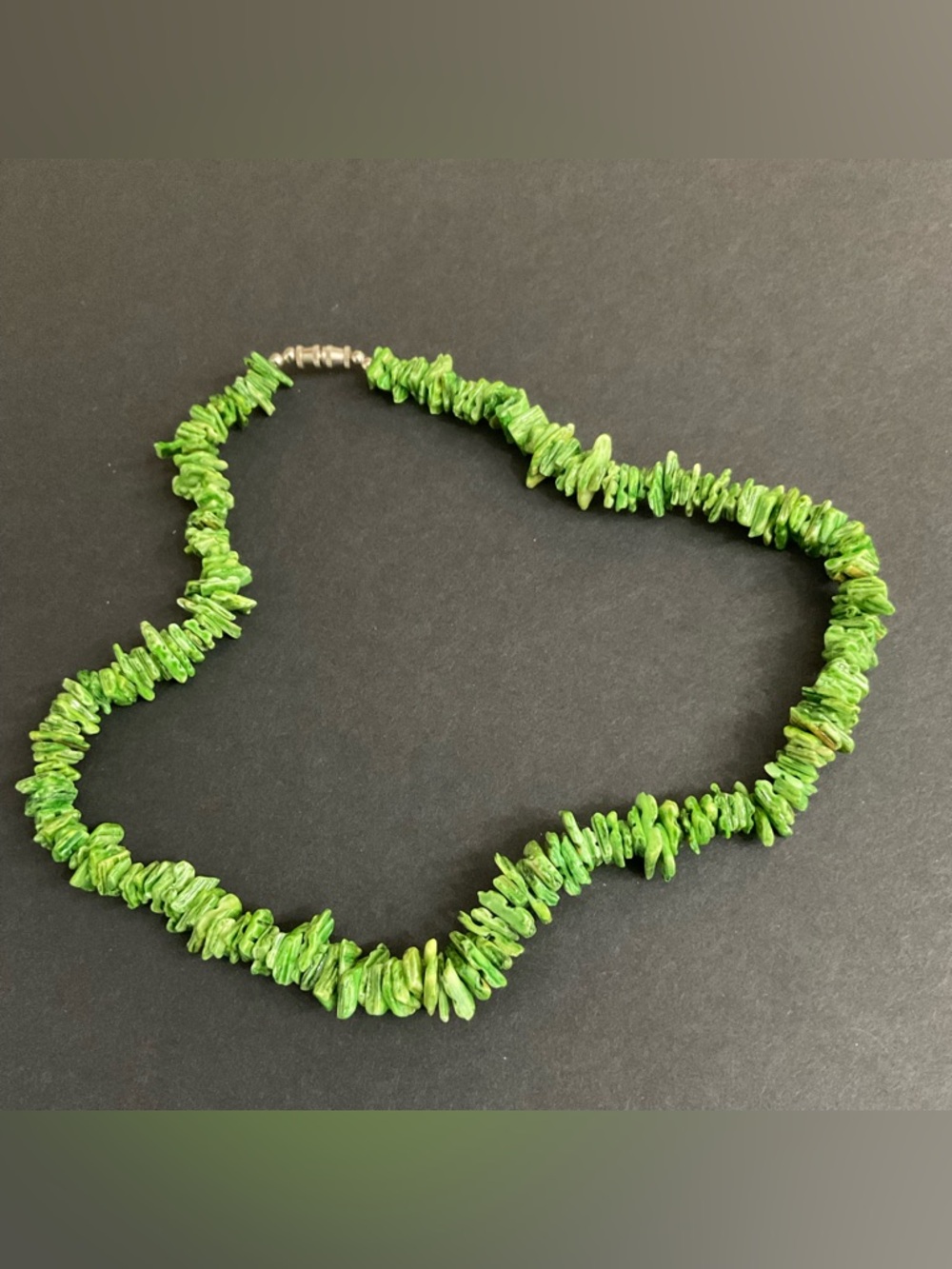 Shell Chocker Necklace Green - Picture 3 of 5